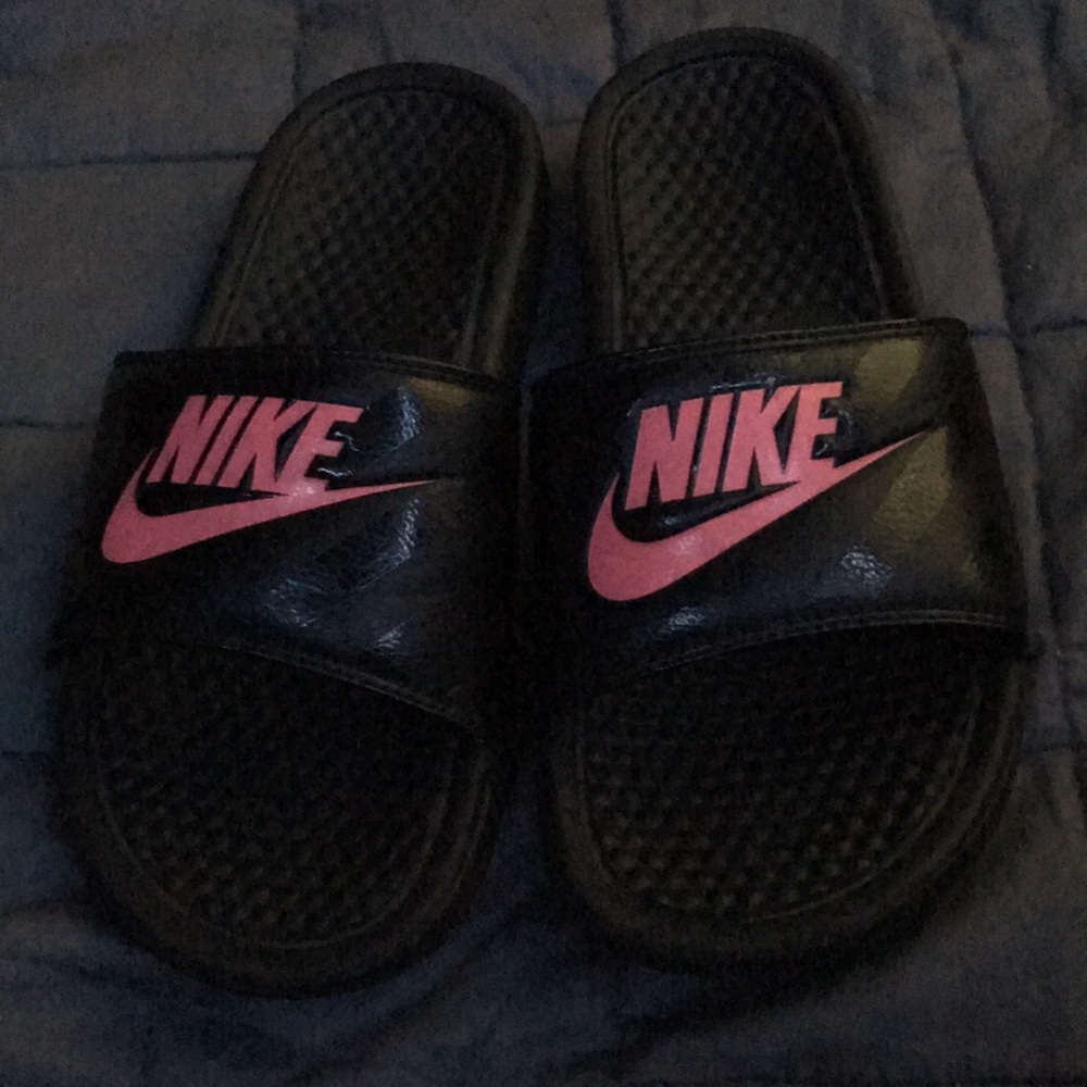 Nike slides size 8 womens